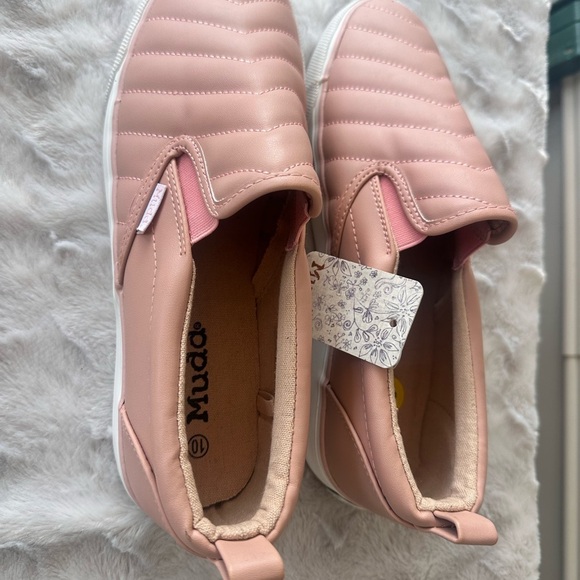 Mudd Pink Quilted Slip-On Sneakers - Picture 2 of 8